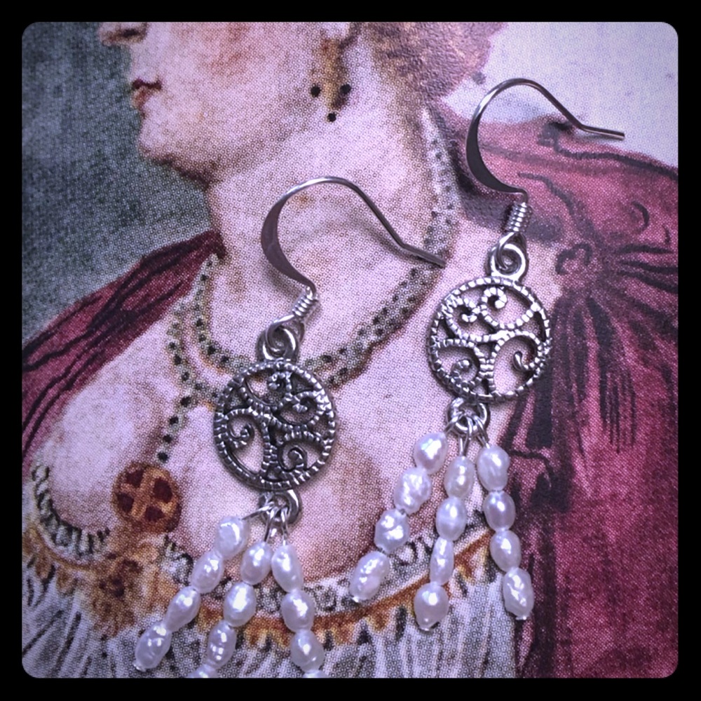 The Bride 👰🏻 Earrings